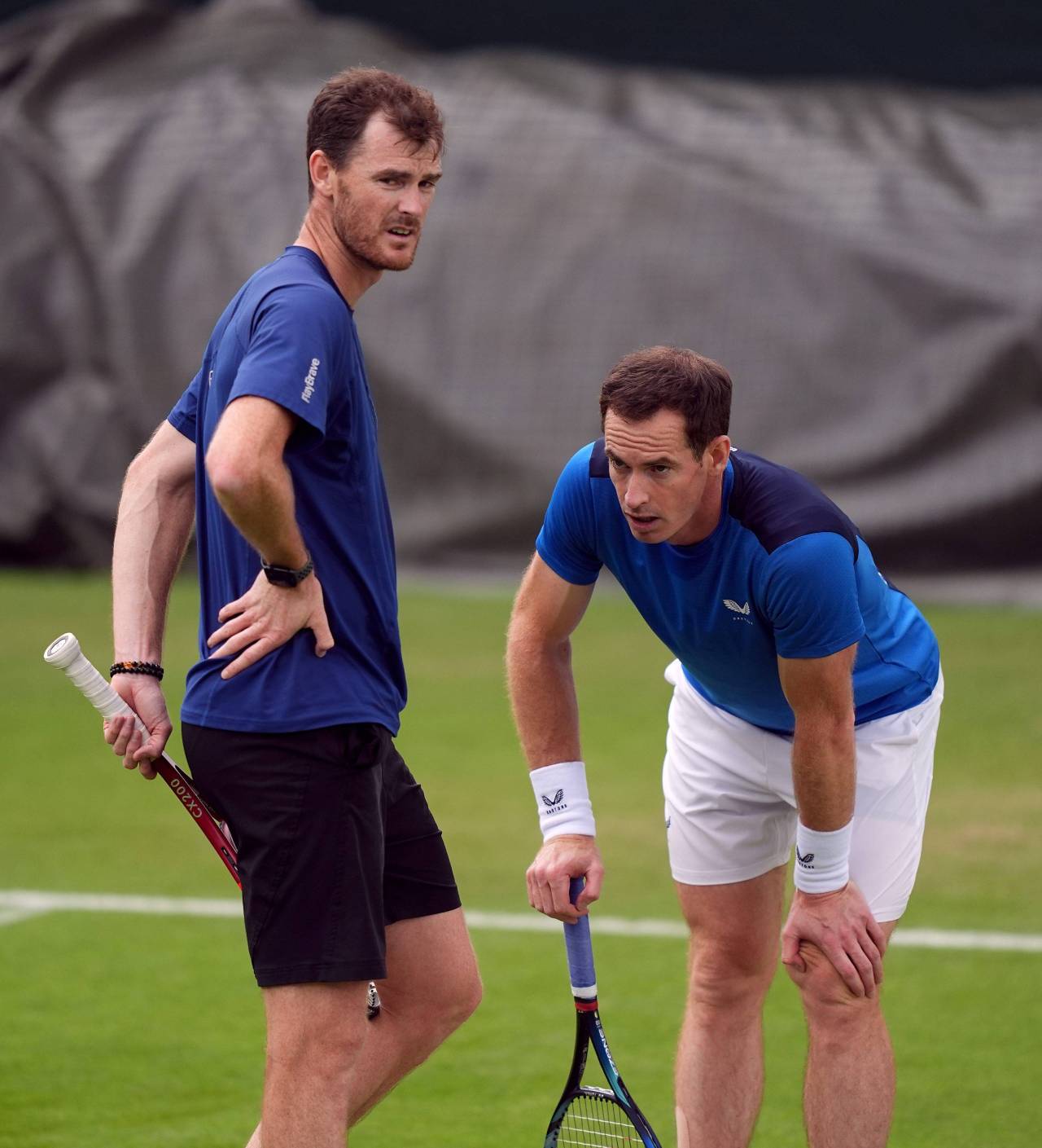 Jamie Murray: «¿Se podía ganar a Nadal, Federer y Djokovic al mejor de cinco sets en tres días? Pues eso pasa ahora con Sinner y Alcaraz» 2 Jamie Murray y Andy Murray (Foto: Cordon Press)