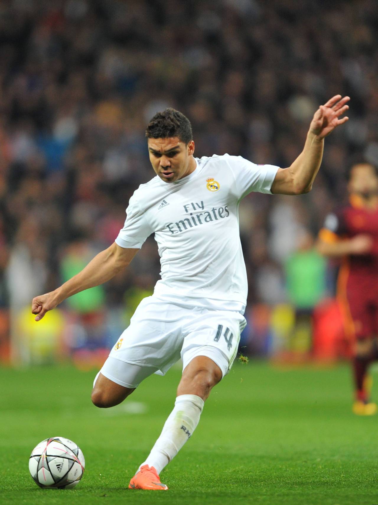 Casemiro: «Modric siempre jugaba hacia delante, hoy la nueva generación vive de las estadísticas; 97% de pases buenos ¿pero pases hacia atrás?» 2 Casemiro (Foto: Cordon Press)