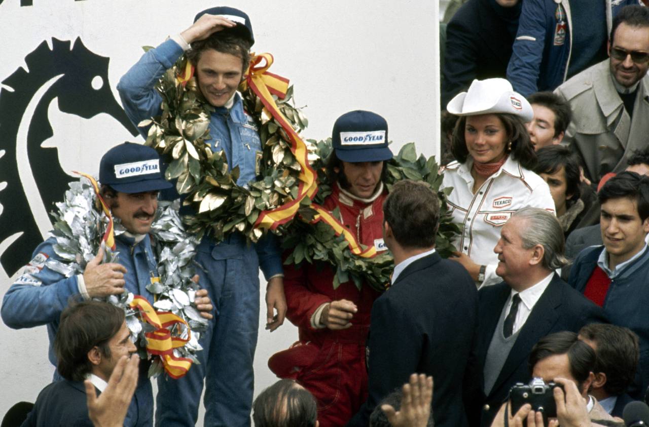 Emerson Fittipaldi: «Niki Lauda se moría, se había abrasado el interior de los pulmones, y ahí Ferrari intentó ficharme para reemplazarle» 6 Niki Lauda, Clay Regazzoni y Emerson Fittipaldi (Foto: Cordon Press)