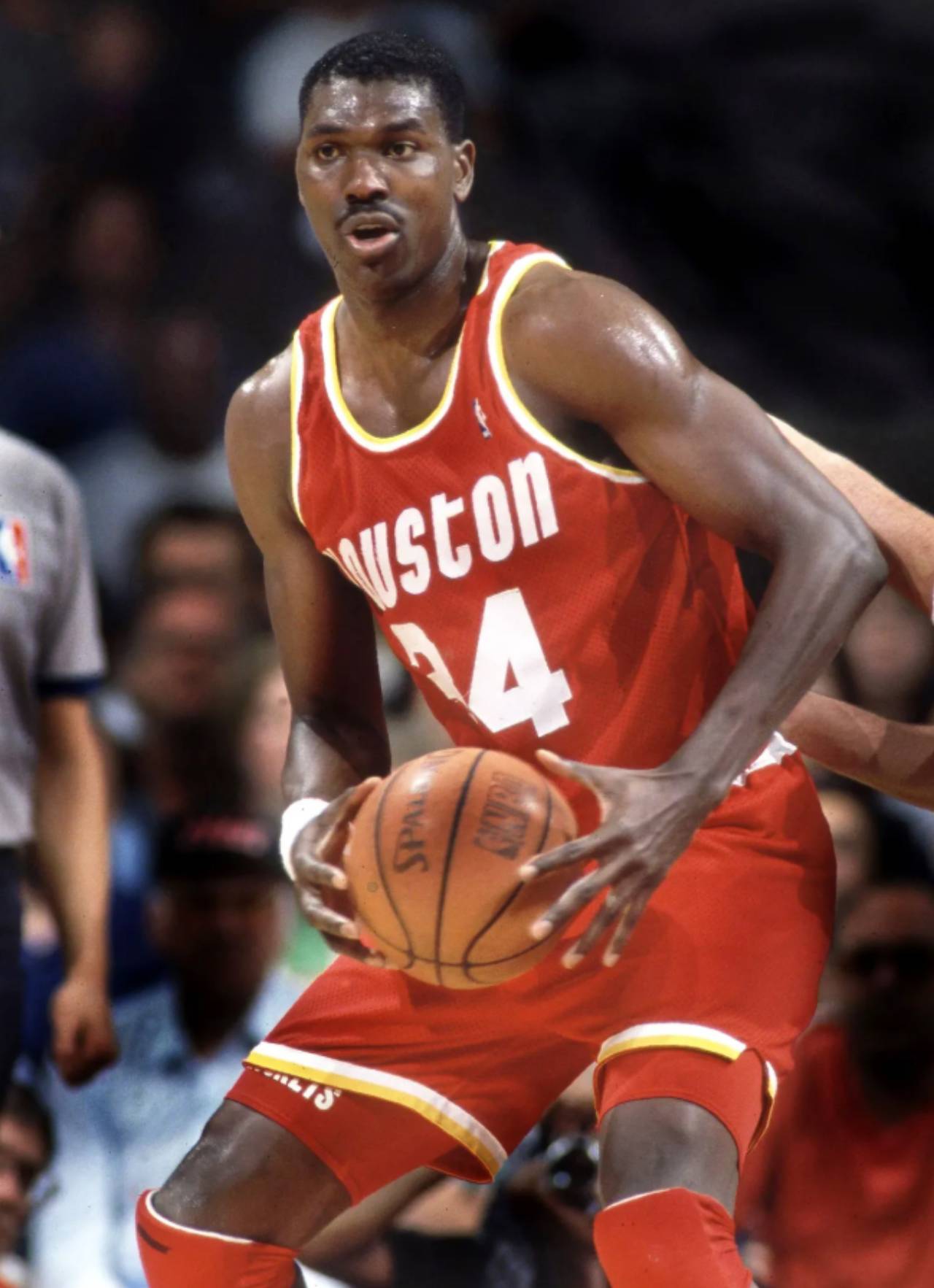 Kevin Durant a Olajuwon: «Si en Houston os hubieseis juntado Michael Jordan, Clyde Drexler y tú habríais ganado 10 o 12 campeonatos» 7 Hakeem Olajuwon (Foto: Britannica)