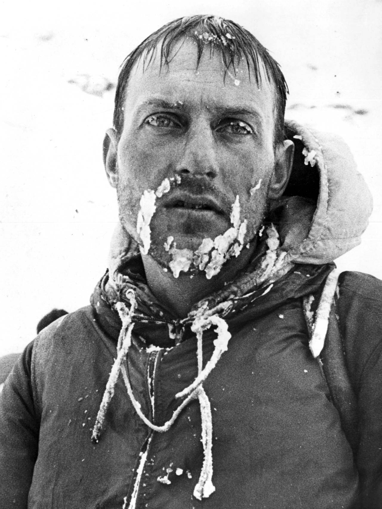 El Eiger, uno de los escenarios montañistas más indeseables (y mortales) del planeta 4 Joerge Lehne en el Eiger (Foto: Cordon Press)