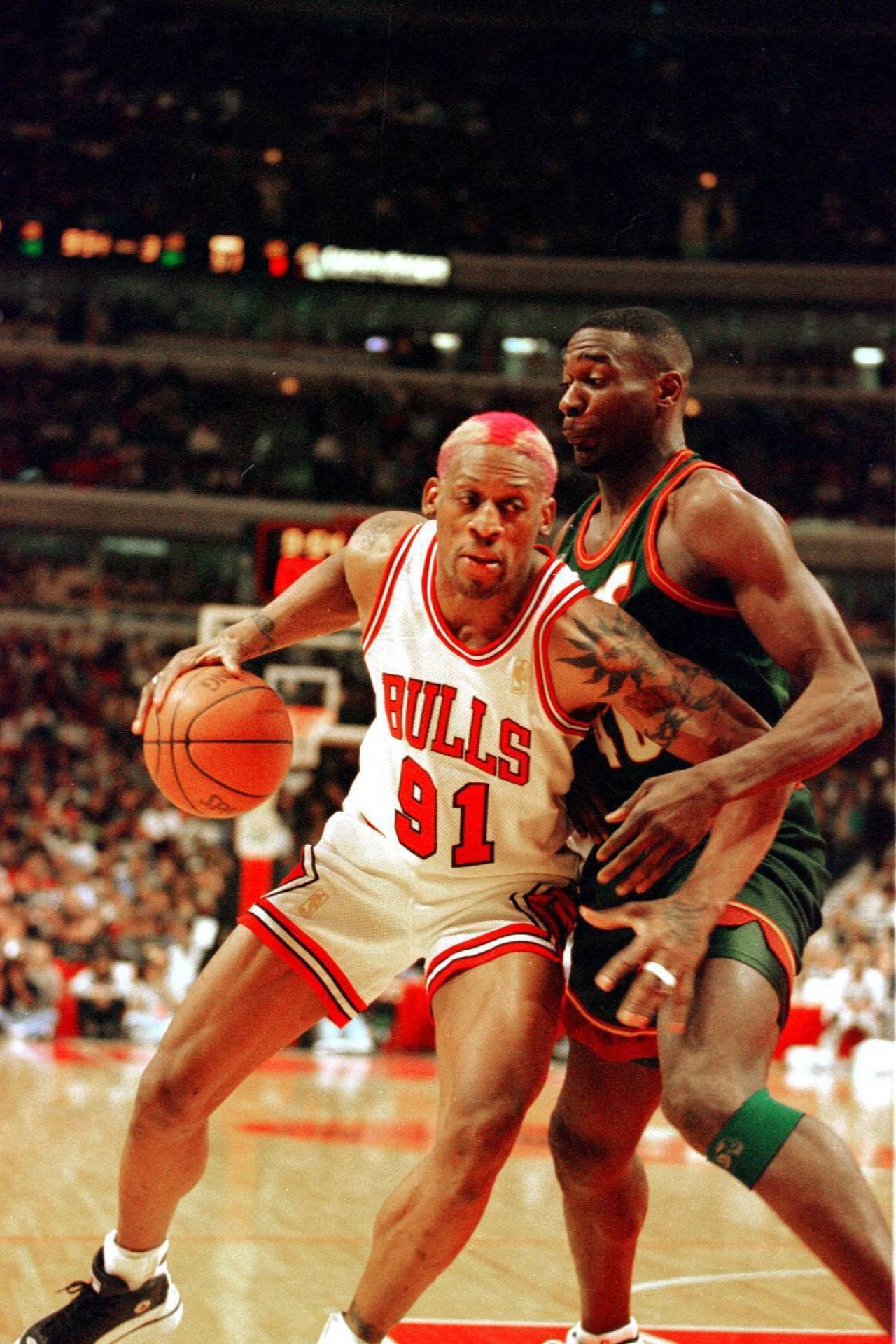 Dennis Rodman: «¿Has visto girar un tráiler de 18 ruedas? Lo hace despacio, pues como LeBron, el jugador más fácil que habría defendido en toda mi carrera» 2 Dennis Rodman (Foto: Cordon Press)