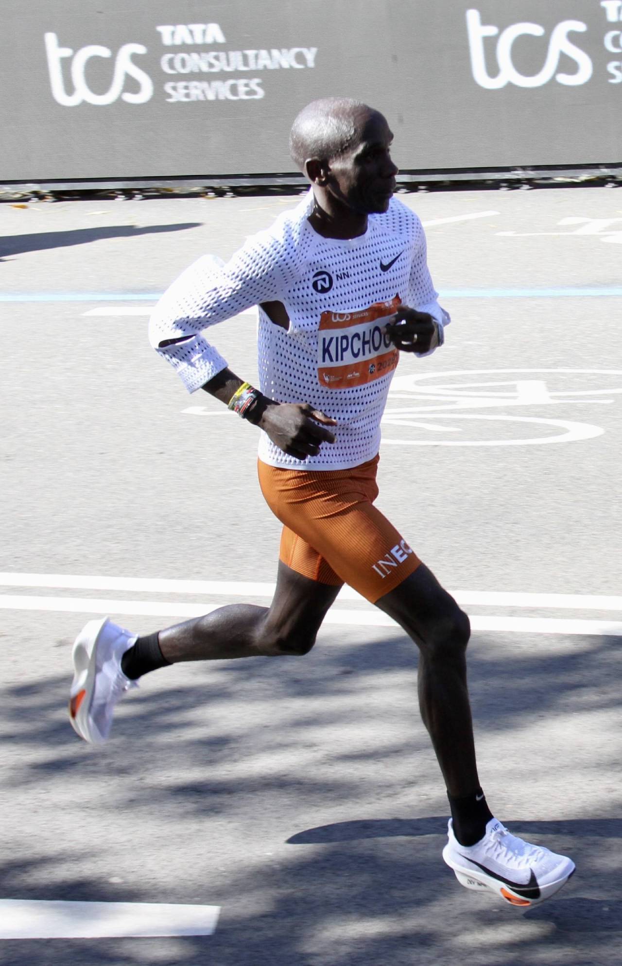 Eliud Kipchoge: «Sonrío en los momentos más duros de un maratón porque así engaño a la mente para que no piense en el cansancio de los músculos» 4 Eliud Kipchoge (Foto: Cordon Press)