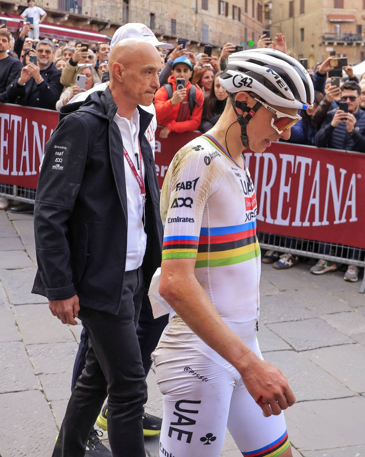 Mauro Gianetti (director de Tadej Pogačar): «Me siento una víctima de los casos de dopaje que hubo en mis equipos, nunca sabes lo que hacen los ciclistas en casa» 2 Mauro Gianetti y Tadej Pogačar (Foto: Cordon Press)