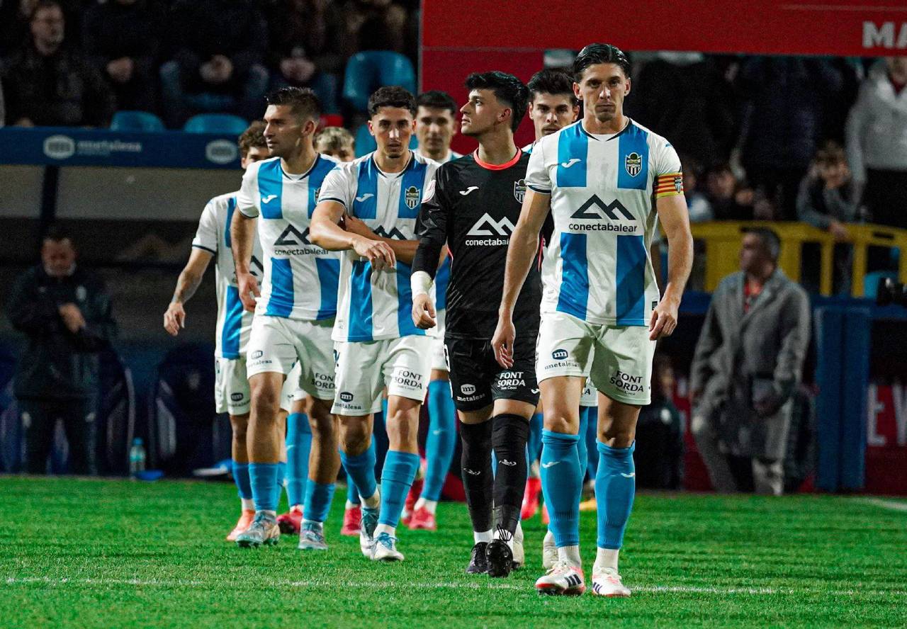 La proletaria historia del Atlético Baleares 1 El Atlético Baleares salta al campo el 4 de dicembre de 205 en un partido de Copa del Rey contra el Espanyol (Foto: Cordon Press)