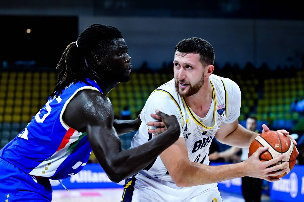 Jusuf Nurkić: «Kobe Bryant me insultó en bosnio, por lo visto aprendía idiomas para el trash talk» 7 Jusuf Nurkić (Foto: Cordon Press)