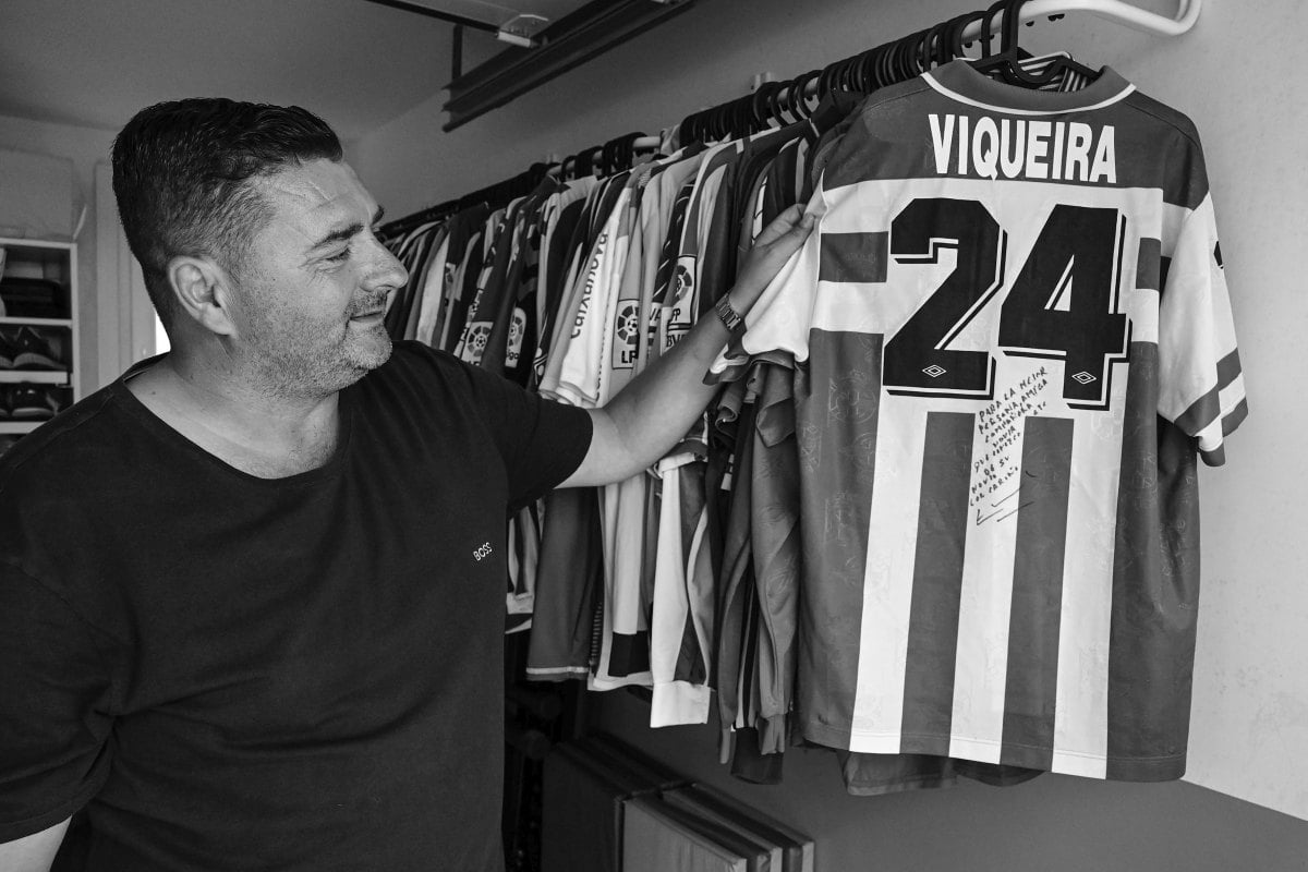 Emilio Viqueira: «Estuvimos siete meses sin cobrar y le tenía que dejar dinero a mi compañero para que le diera de comer a su hijo» 4 MFG981002