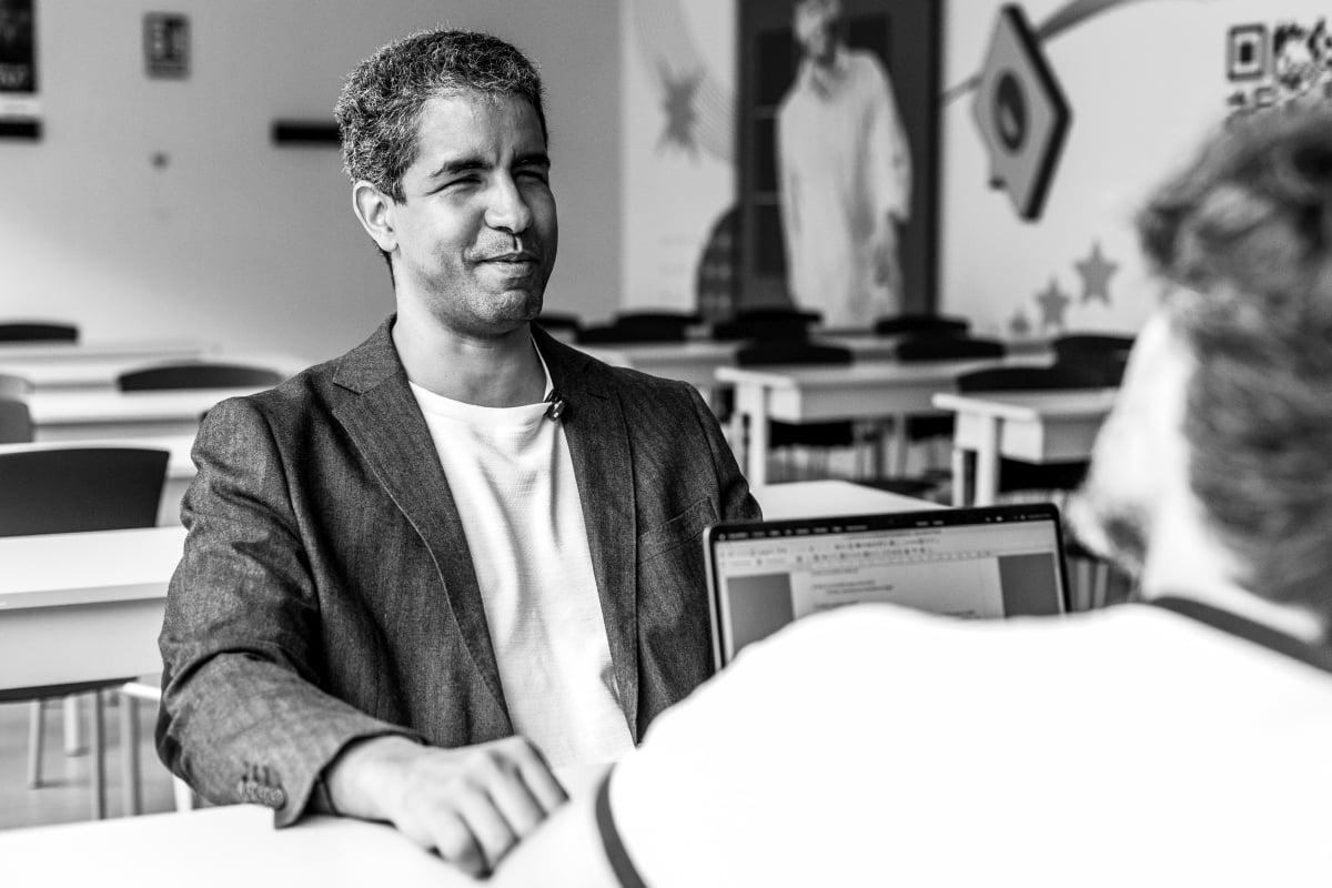 Enhamed Enhamed: «Se reían de mí porque tenía miedo al agua antes de quedarme ciego» 7 ENHAMED030
