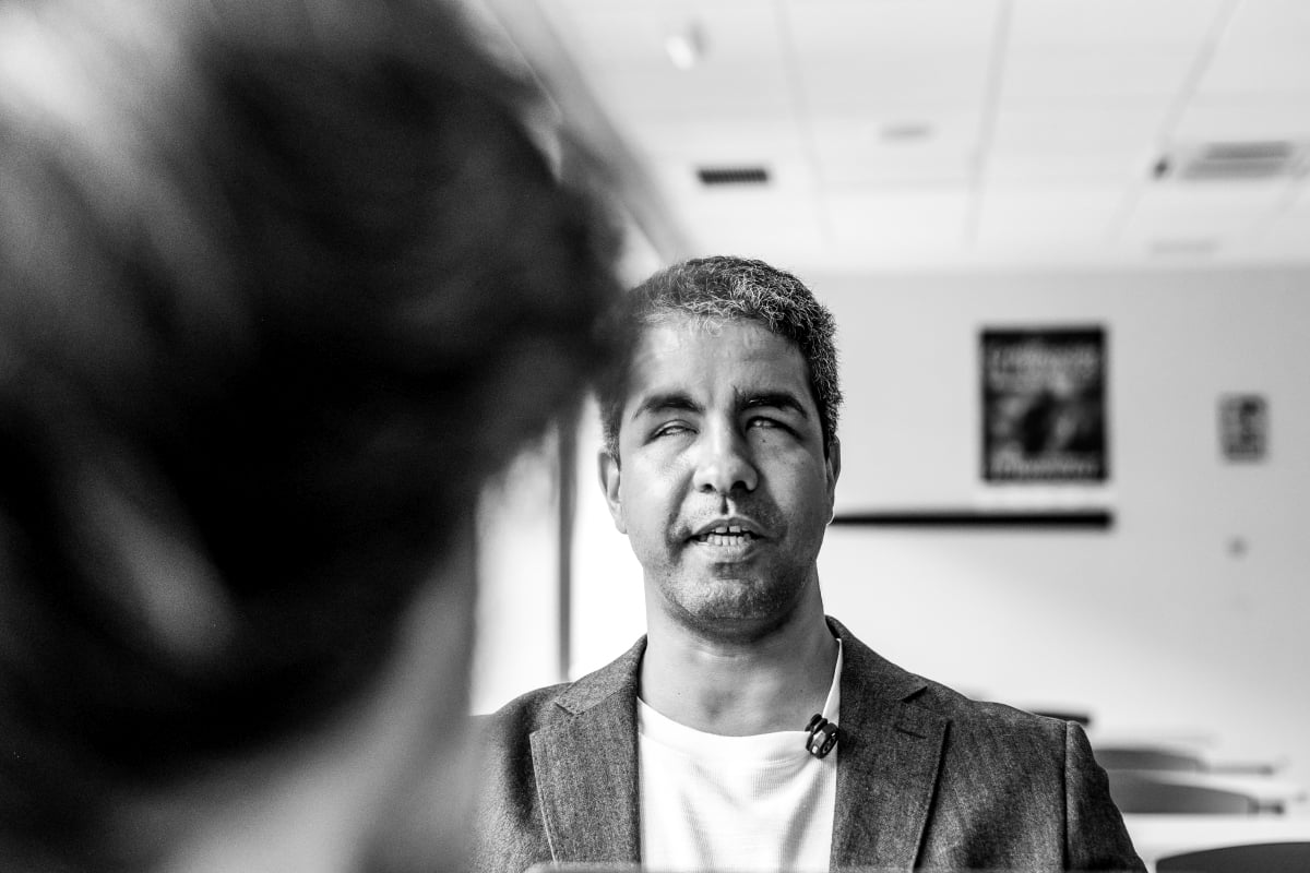 Enhamed Enhamed: «Se reían de mí porque tenía miedo al agua antes de quedarme ciego» 3 ENHAMED034